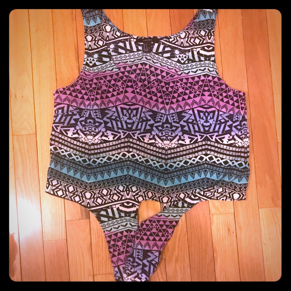 FOREVER 21 Tie-Front Crop Top